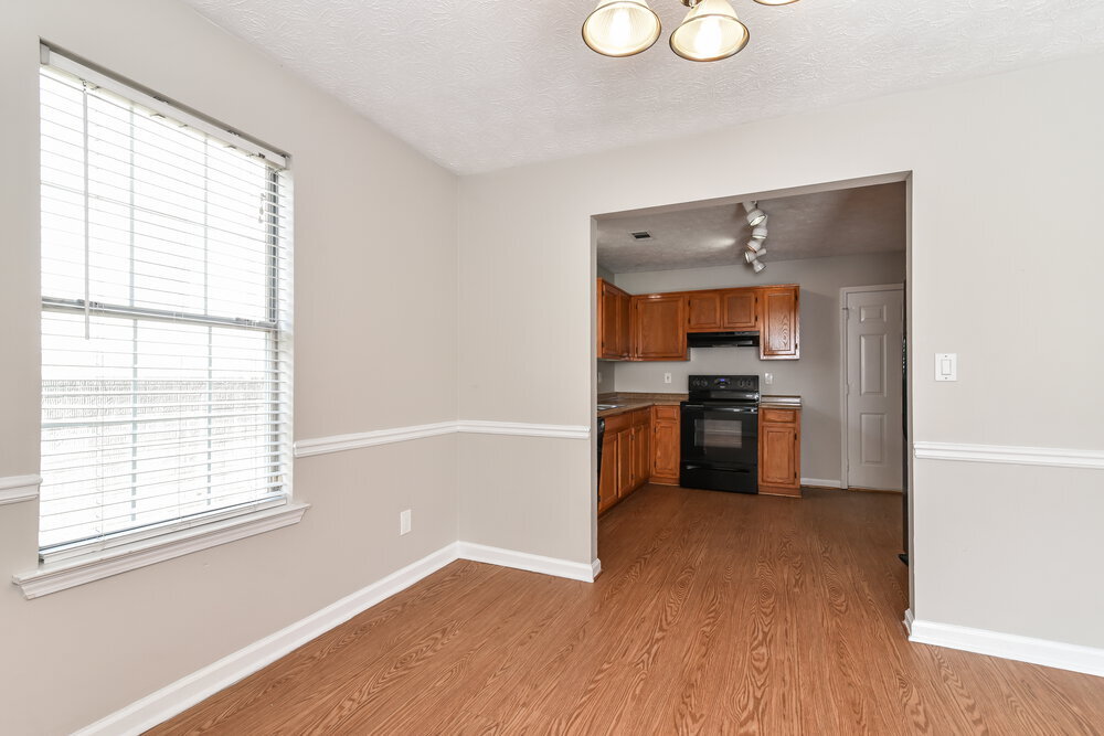 Building Photo - 508 Village Cir