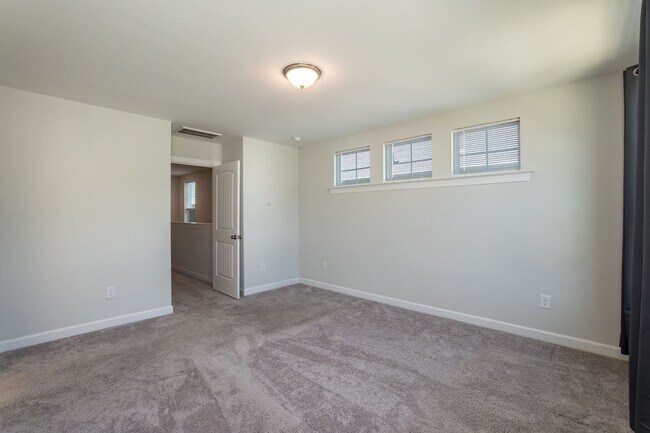 Building Photo - 253 Buckhorn Br Pk
