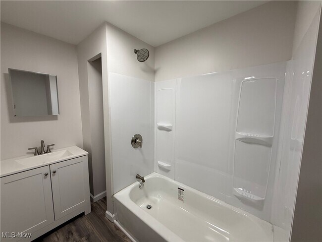 Building Photo - 833 Work Dr