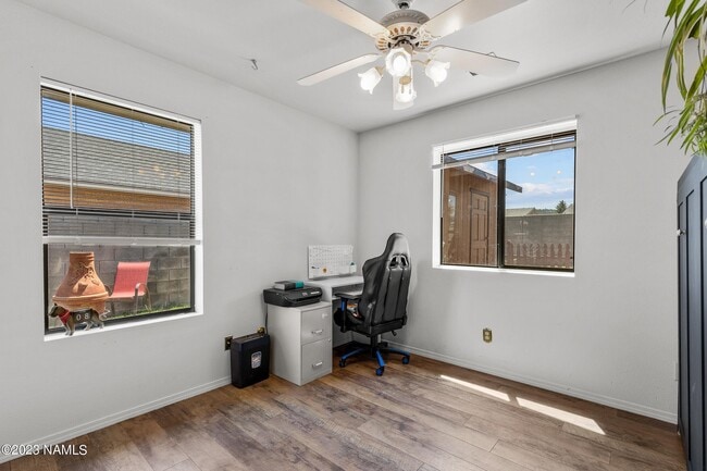 Building Photo - 1061 W Morse Ave