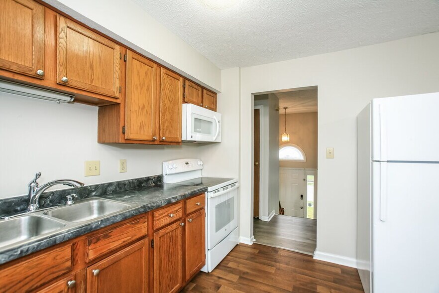 Building Photo - 5467 Petersburg Pkwy