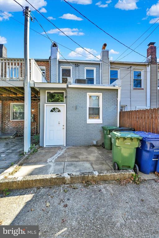 Building Photo - 608 S Eaton St