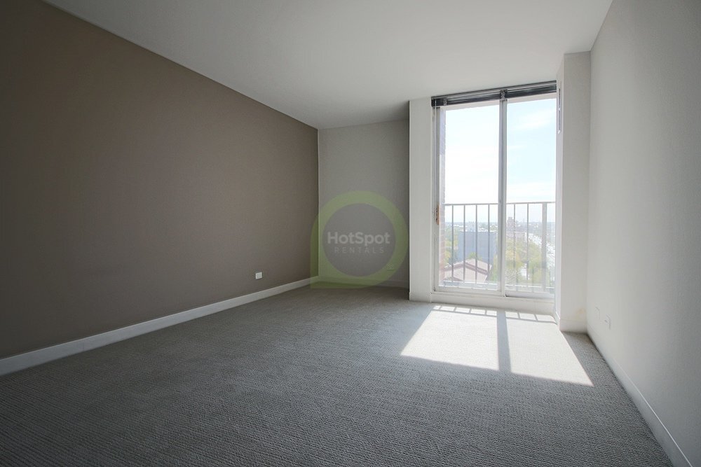 Building Photo - 900 S Ashland Ave