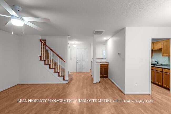 Building Photo - Charming HOME in Prime South Charlotte Location!