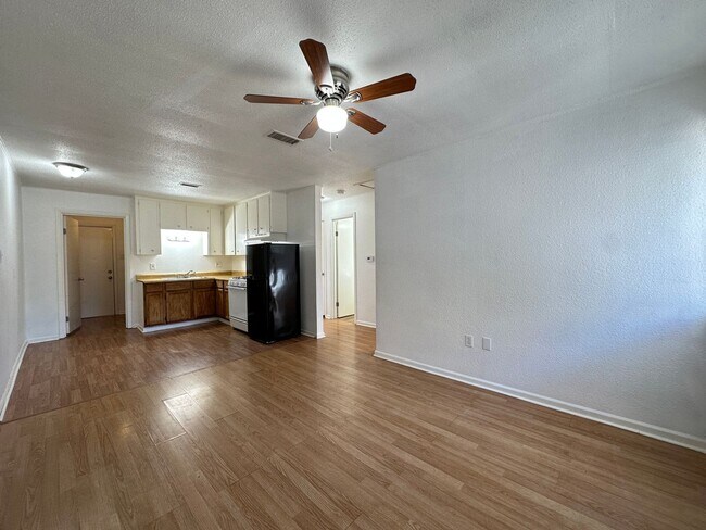 Building Photo - 204-206 Smart Street