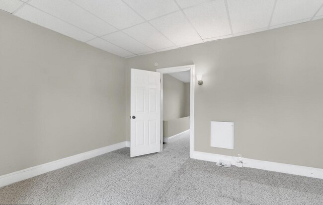 Building Photo - Spacious 4 Bedroom, 1 Bath Home in York, Pa!