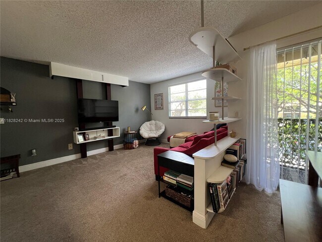 Building Photo - 1227 SW 46th Ave