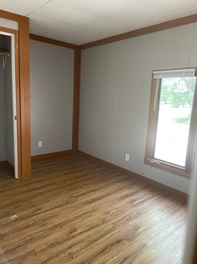 Building Photo - 2404 US-20