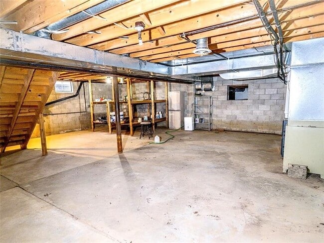 Building Photo - 641 Browns Ferry Rd
