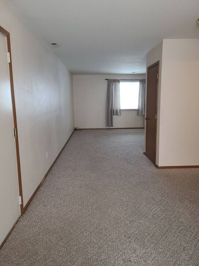 Building Photo - 1306-1308 Shaker Pl