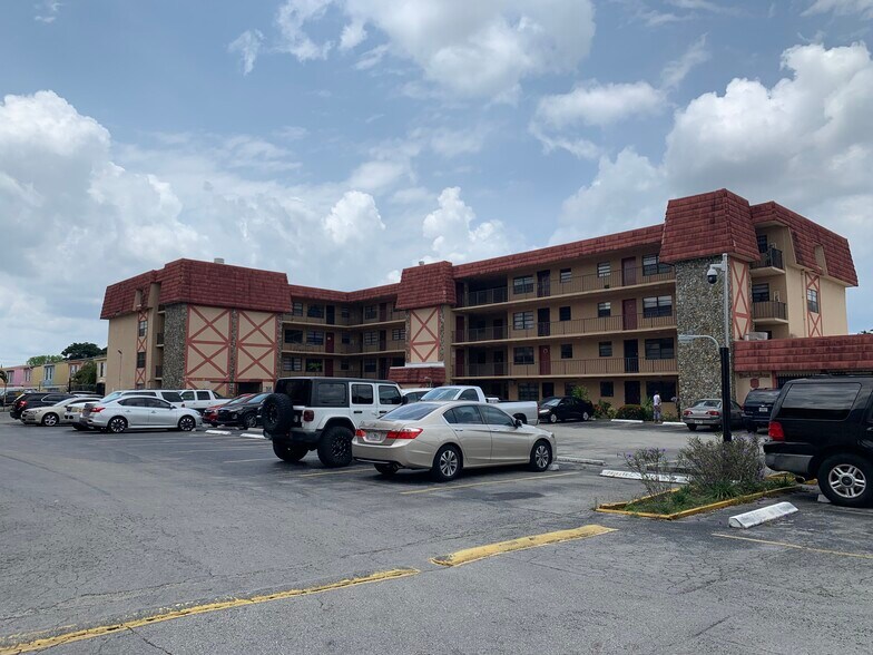 Building Photo - 1335 W 68th St