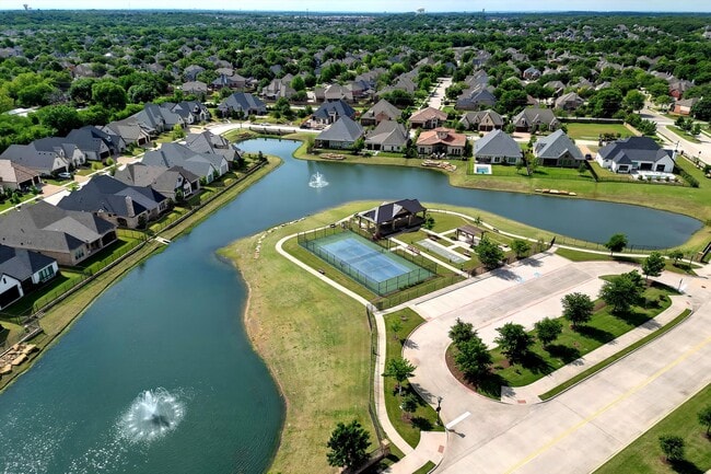 Building Photo - 301 Watermere Dr
