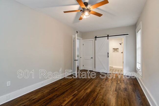 Building Photo - 2115 Hallwood Dr