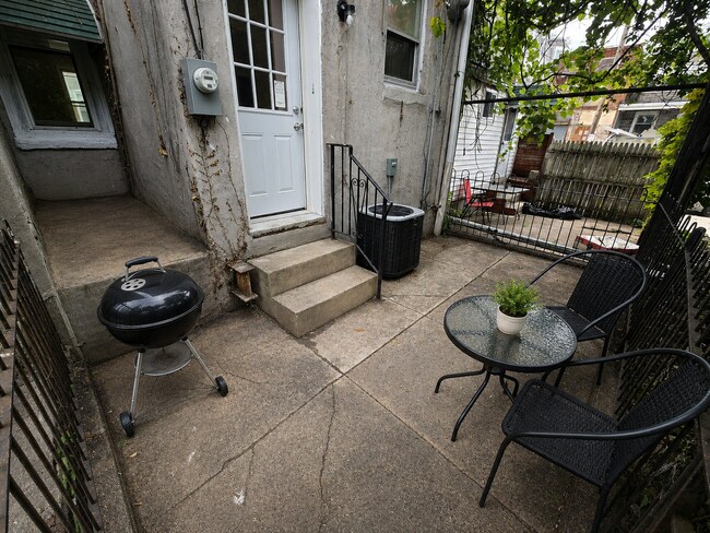 Building Photo - Beautiful Newly-Renovated Home!