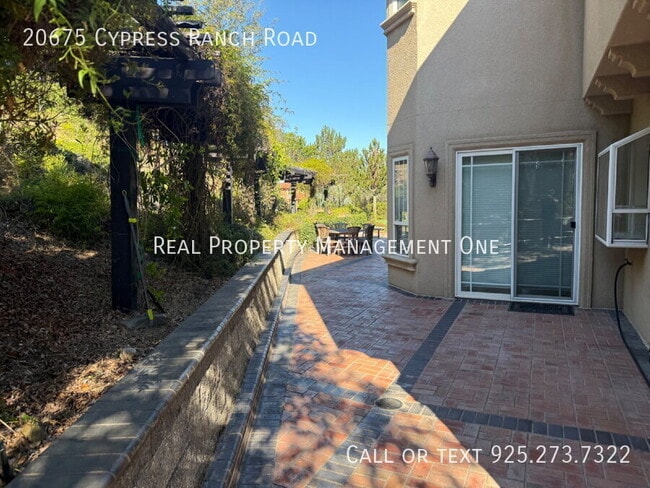 Building Photo - 20675 Cypress Ranch Rd