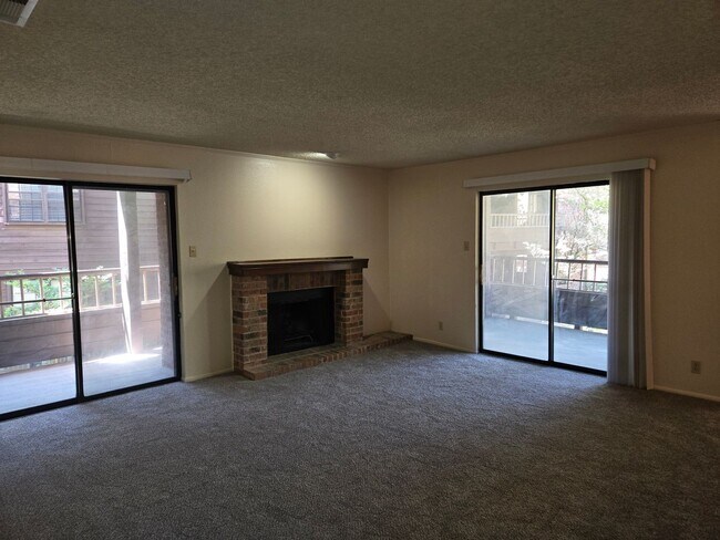 Building Photo - Two bedroom two bath gated Community Condos off Medical Drive close to I 10 & Babcock.