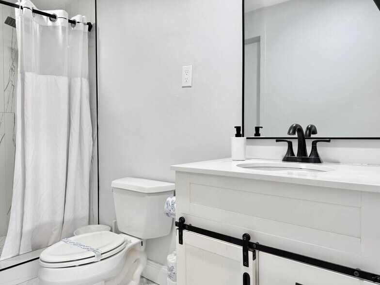 Building Photo - 215 Piedmont Ave NE