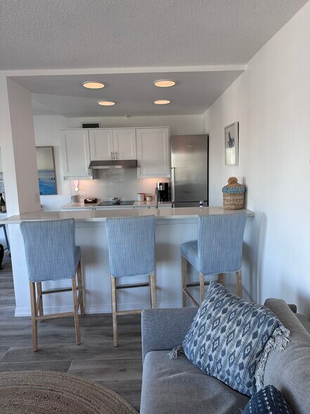 Building Photo - 200 1st Ave