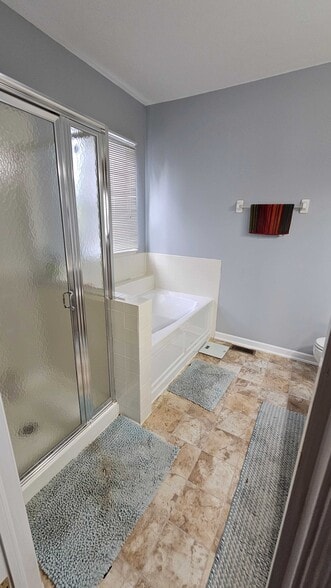 Building Photo - 5737 Sugarwood Dr