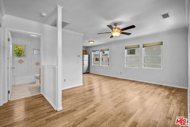 Building Photo - 1328 10th St