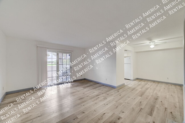 Building Photo - 101 Luna Way