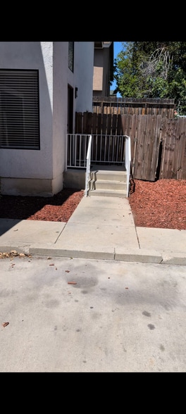 Building Photo - 675 Woodcrest Dr