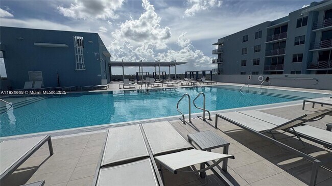 Building Photo - 7875 NW 107th Ave