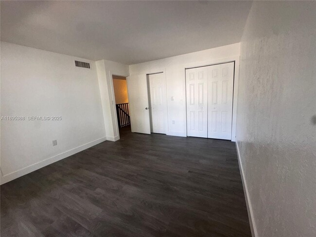 Building Photo - 8405 SW 137th Ave