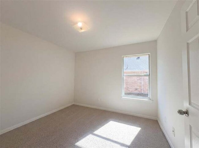 Building Photo - 1713 Lewis Trail