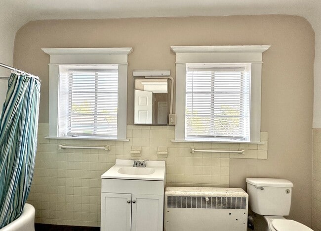 Building Photo - 205 Scammel St