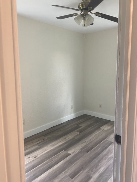 Building Photo - 211 N Forest St