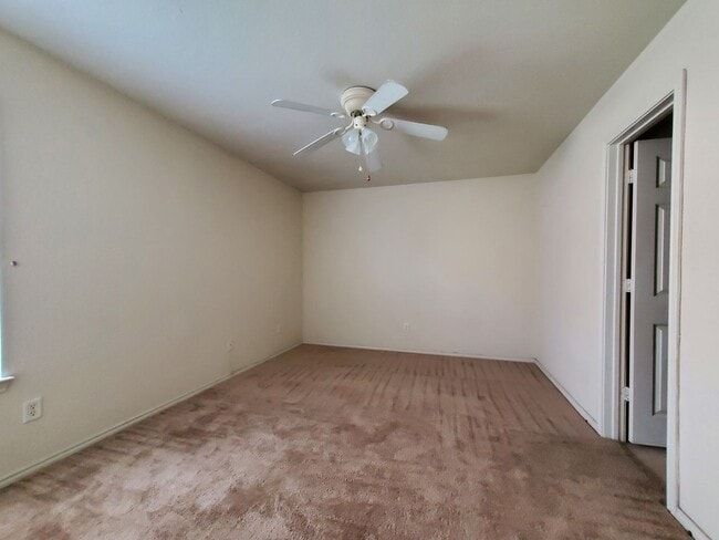 Building Photo - 3308 Hereford Ln