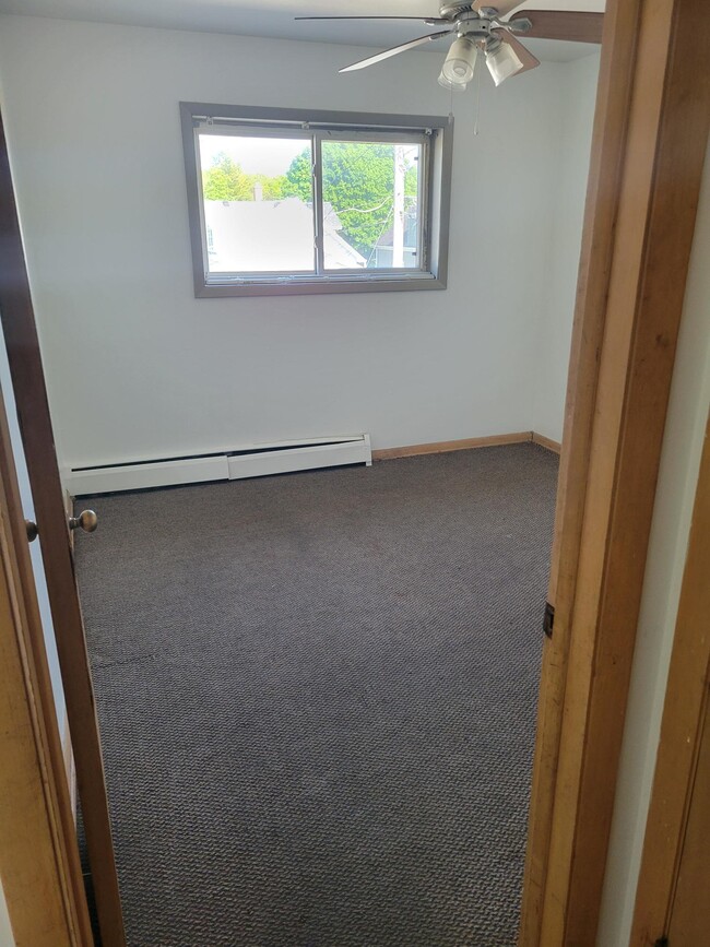 Building Photo - 6521
