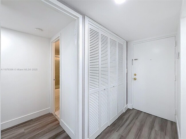 Building Photo - 17620 Atlantic Blvd