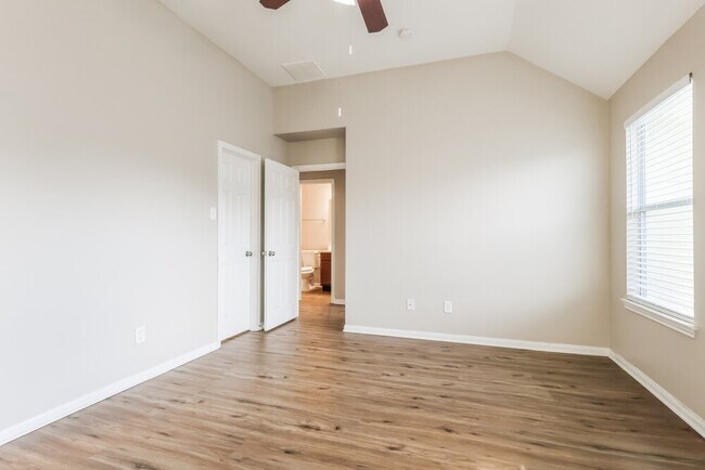 Building Photo - 2507 Kiplands Way Dr