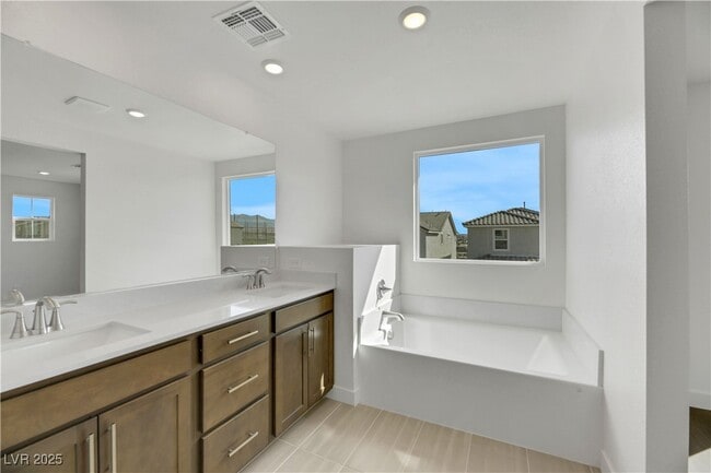 Building Photo - 2770 Alfena Pl
