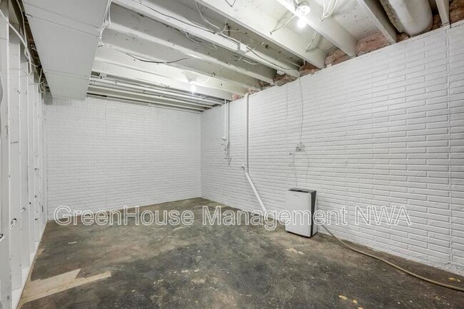 Building Photo - 6 Erith Ln