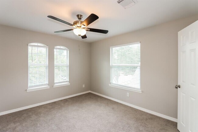 Building Photo - 1023 Casting Springs Way