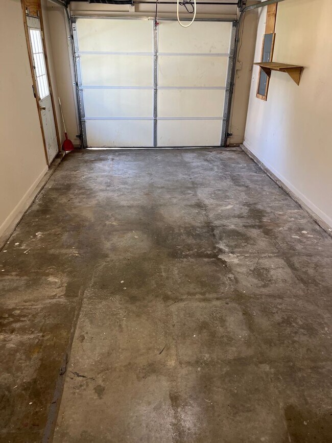 Building Photo - What a stunner, step into your new home