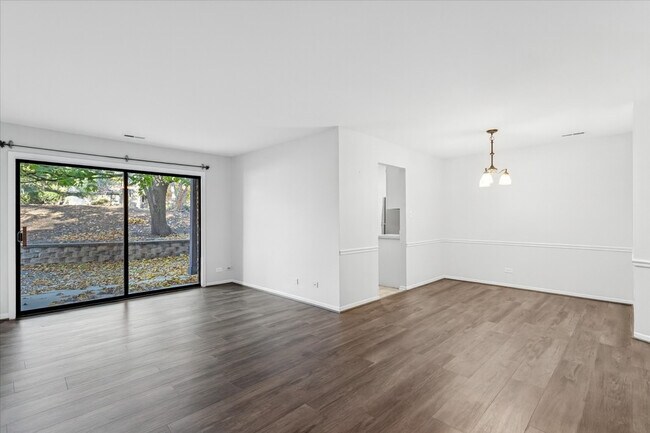 Building Photo - 1601 Thames Ct