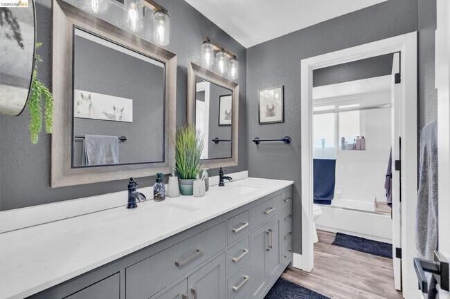 Building Photo - 59 Old Stagecoach Rd