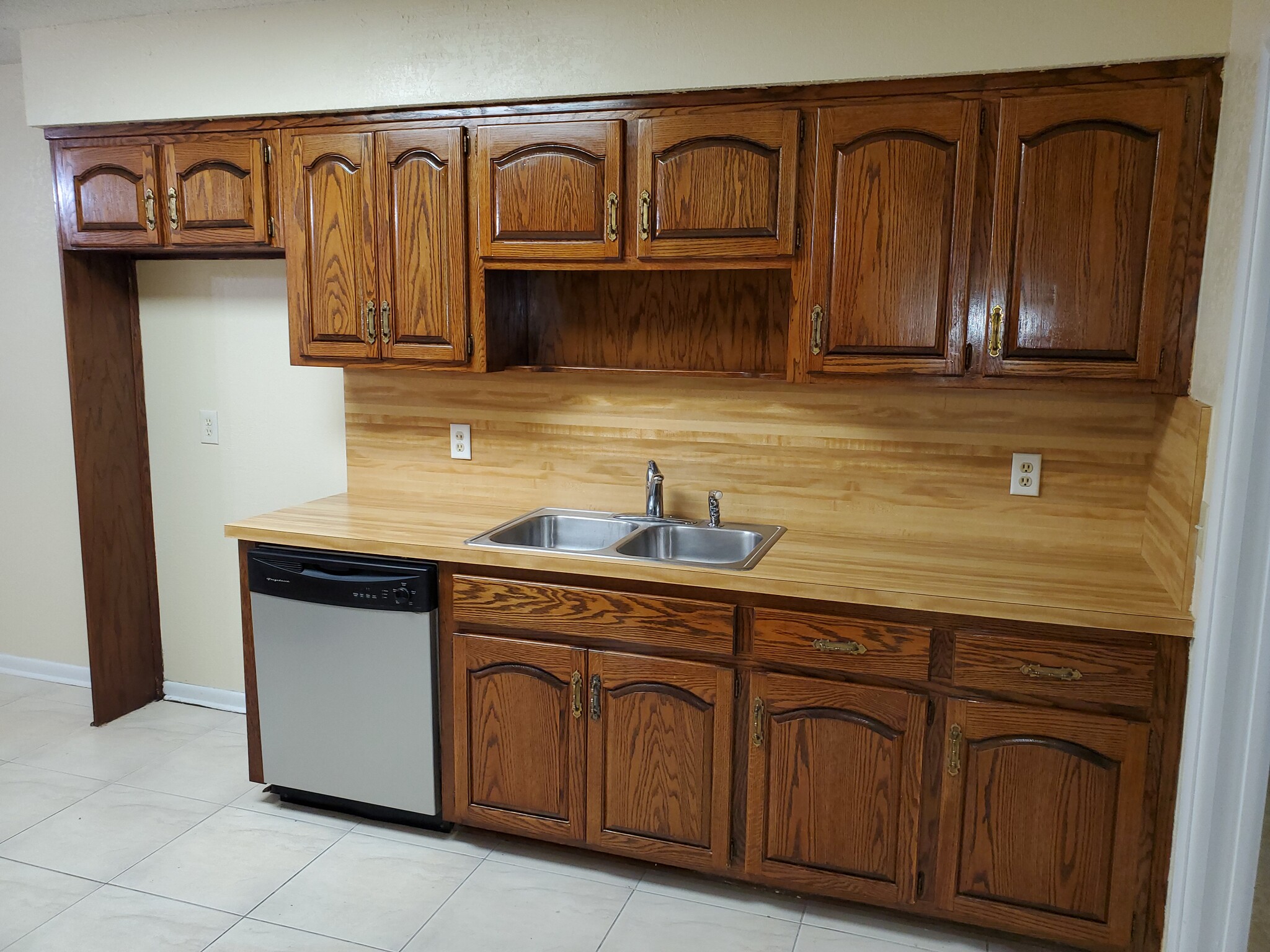 Kitchen - 17375 Holmes Mill Ave