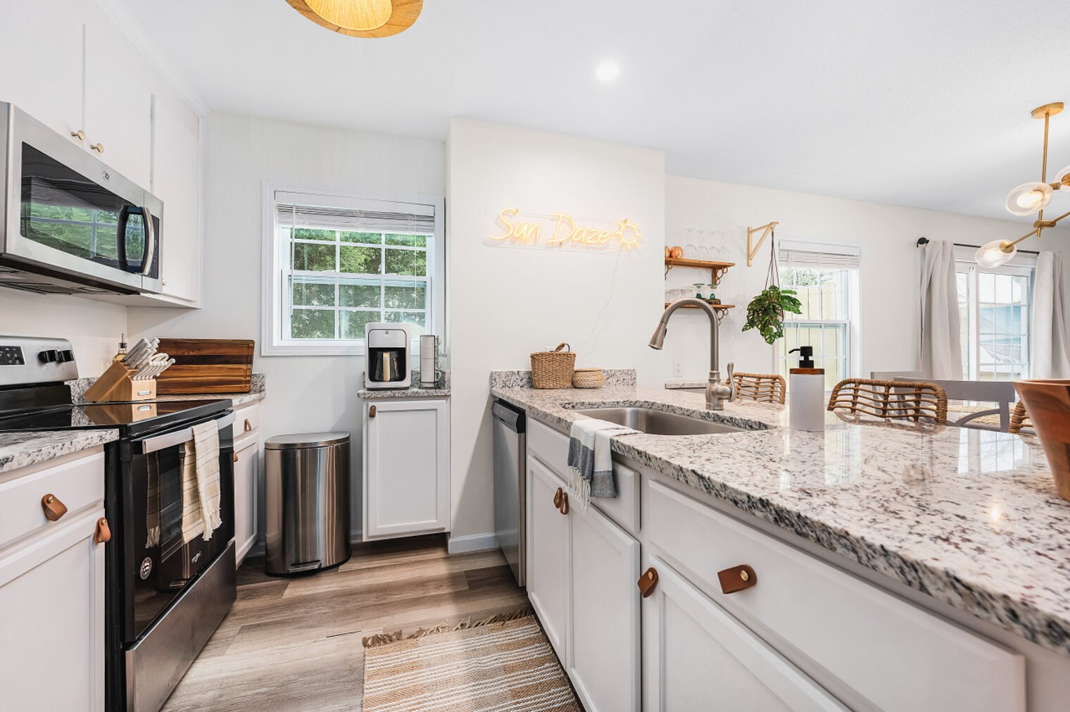 Building Photo - 17462 Front Beach Rd