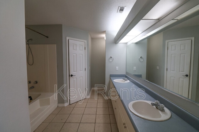 Building Photo - 4442 Elsie Ln