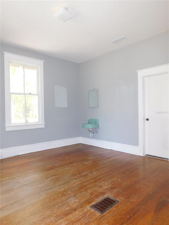 Building Photo - 541 NE 11th St