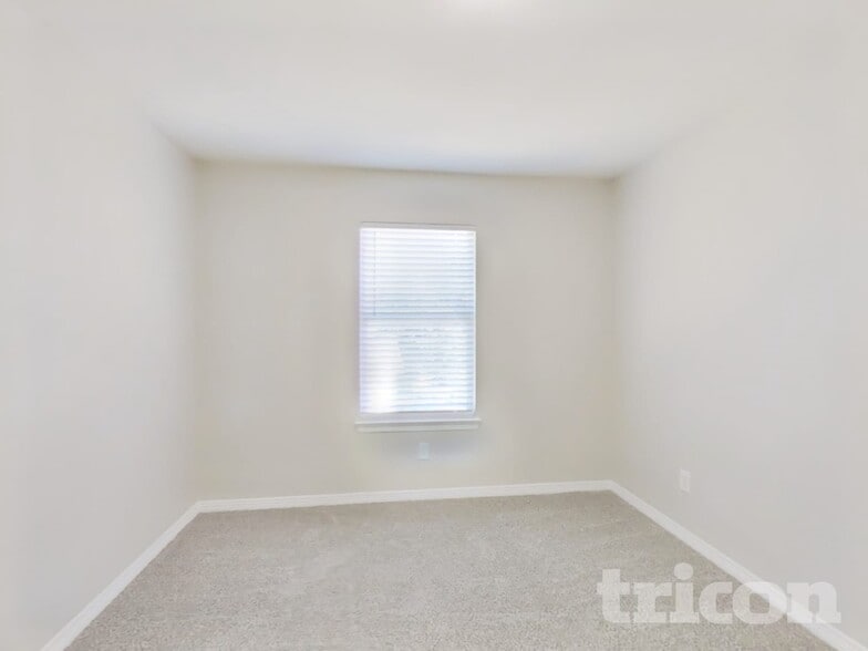 Building Photo - 21214 Peachvine Ln