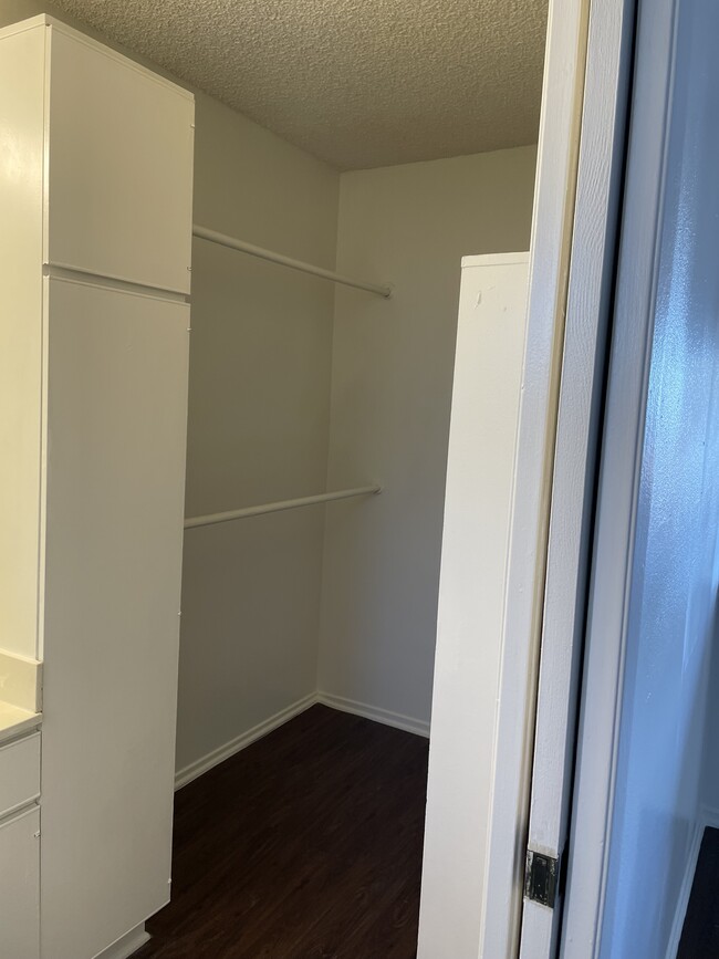 Walking Closet - 3155 Rosecrans Ave