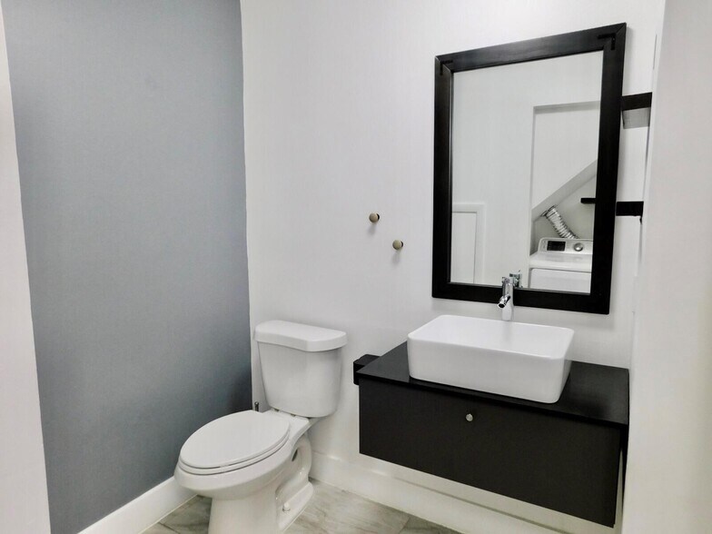 Building Photo - 4155 Turnberry Cir