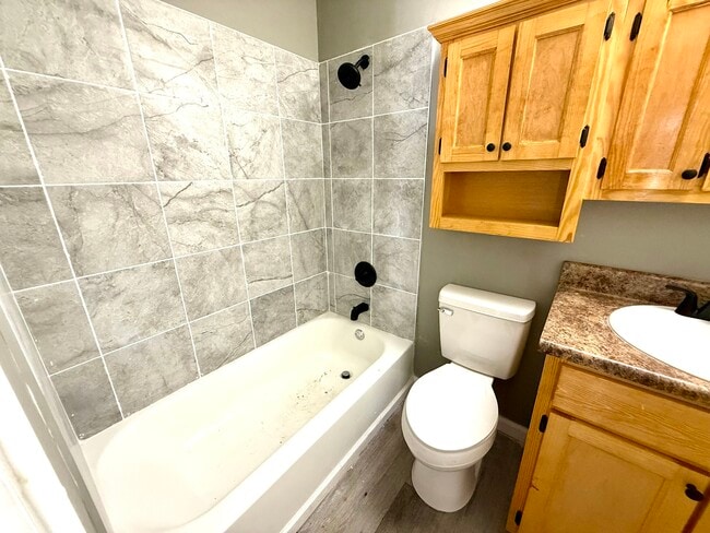 Building Photo - 3831 Morningview Dr
