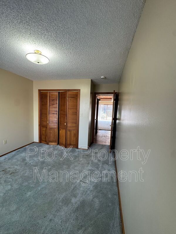 Building Photo - 510 E Elm St